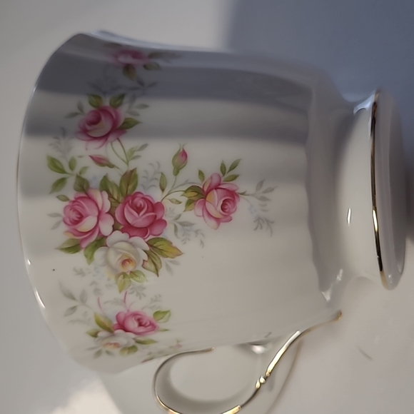 Duchess bone China England  june Bouquet teacup and saucer - Picture 6 of 6